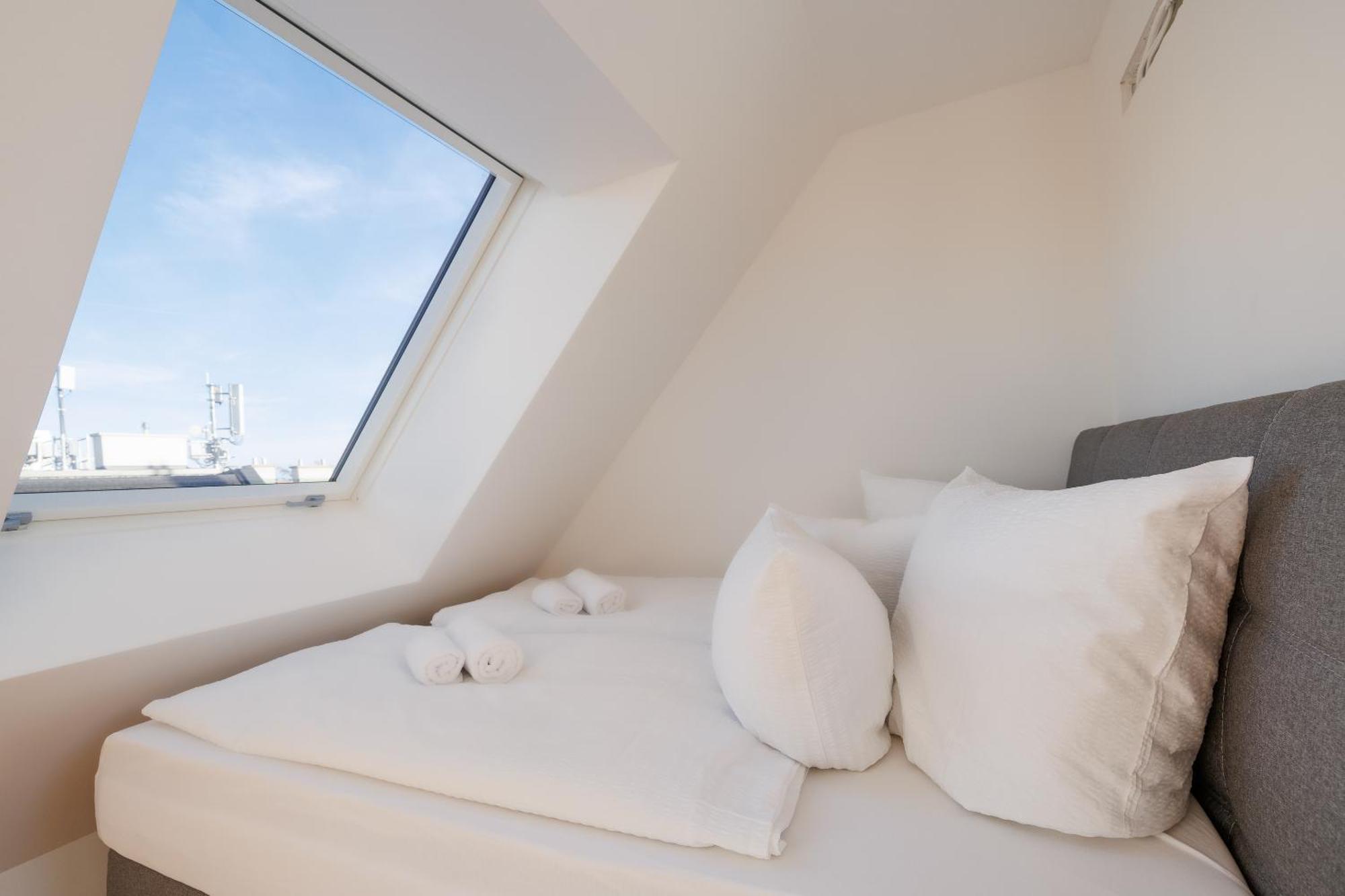 Symphony Apartments 40 - Modern Loft With Terrace And Grill In Central Location Wiedeń Zewnętrze zdjęcie