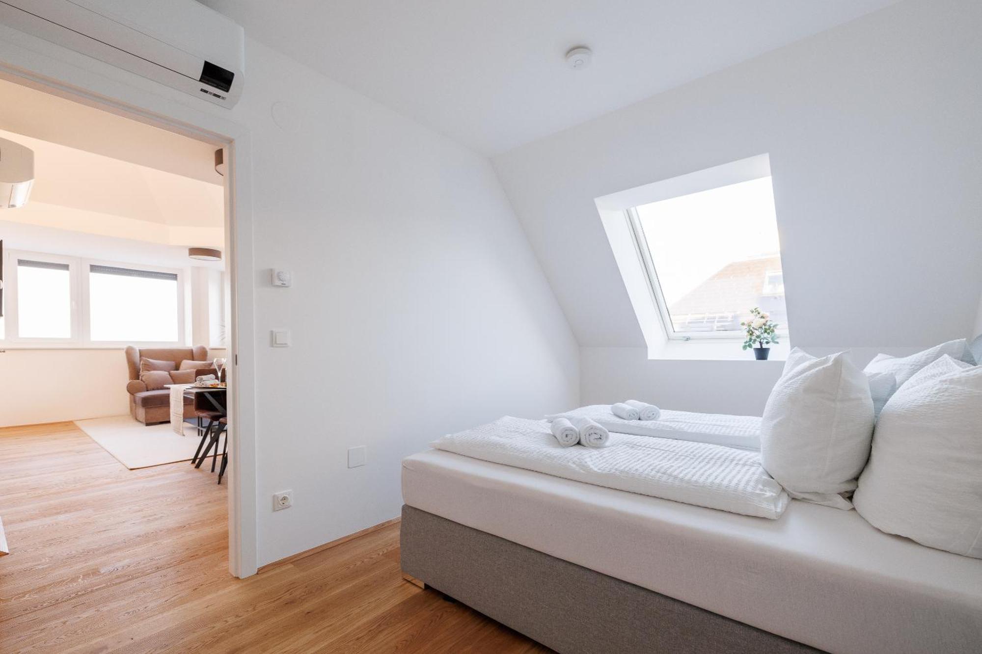 Symphony Apartments 40 - Modern Loft With Terrace And Grill In Central Location Wiedeń Zewnętrze zdjęcie